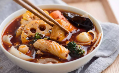 知名麻辣燙出現(xiàn)食品安全問題，如何保障吃的安全？